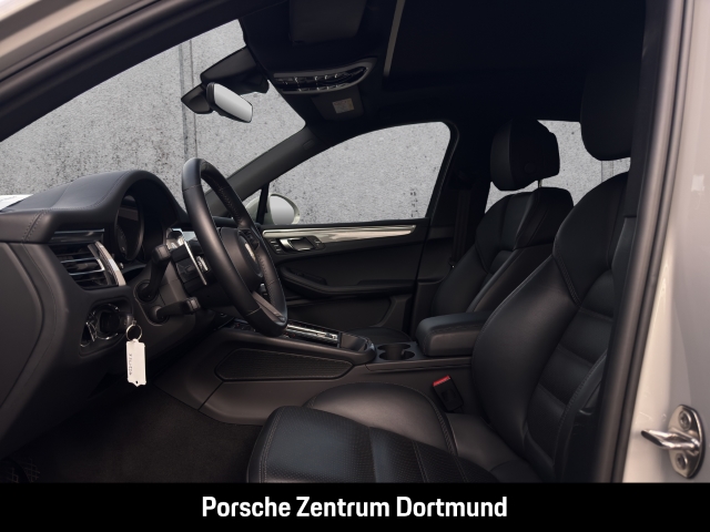 Porsche  Macan S