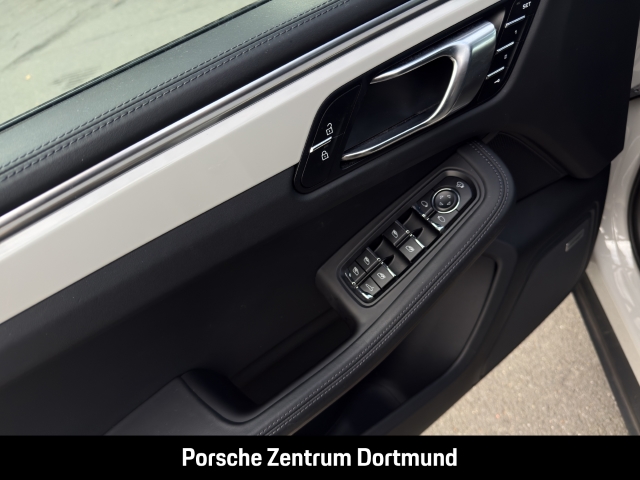 Porsche  Macan S
