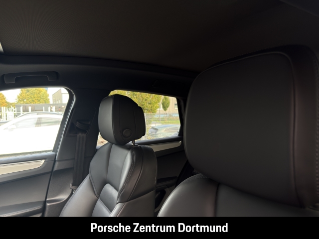Porsche  Macan S