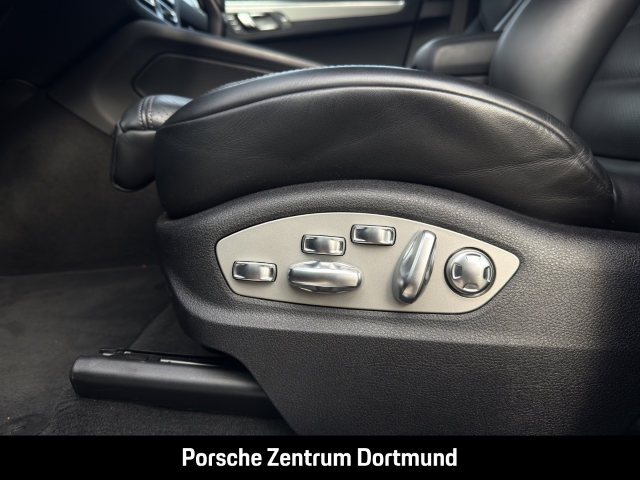 Porsche  Macan S