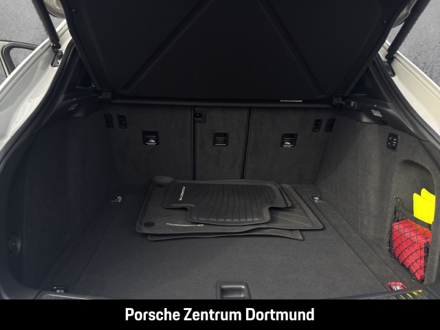 Porsche  Macan S