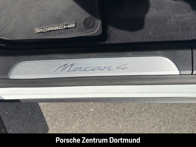 Porsche Macan 4