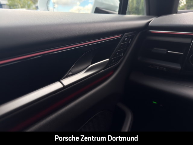 Porsche Macan 4