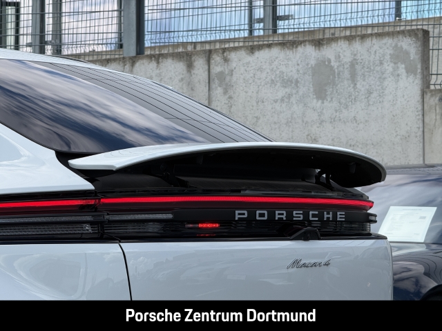 Porsche Macan 4