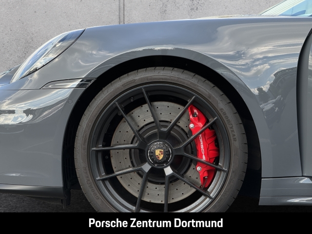 Porsche 992 -2 (911) Carrera 4 GTS Cabriolet