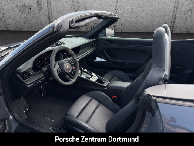Porsche 992 -2 (911) Carrera 4 GTS Cabriolet