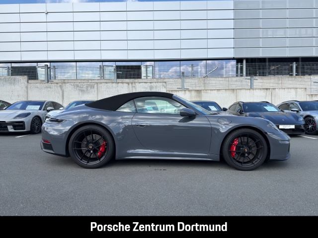 Porsche 992 -2 (911) Carrera 4 GTS Cabriolet