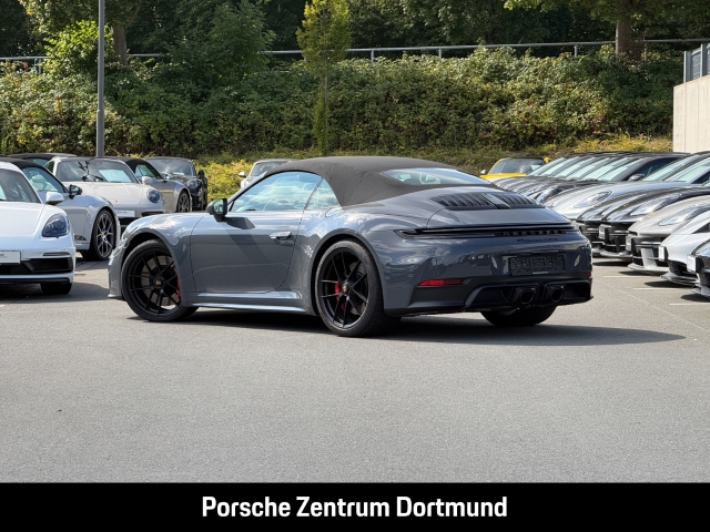 Porsche 992 -2 (911) Carrera 4 GTS Cabriolet
