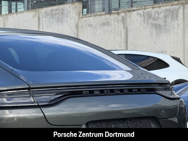 Porsche Panamera 4 E-Hybrid Platinum Edition