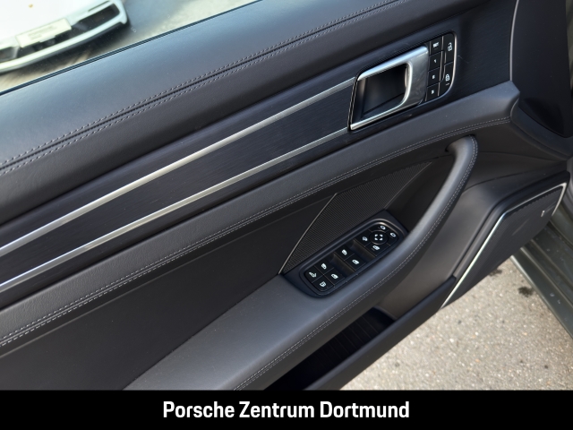 Porsche Panamera 4 E-Hybrid Platinum Edition
