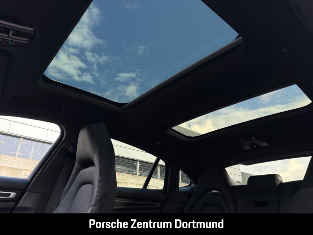 Porsche Panamera 4 E-Hybrid Platinum Edition