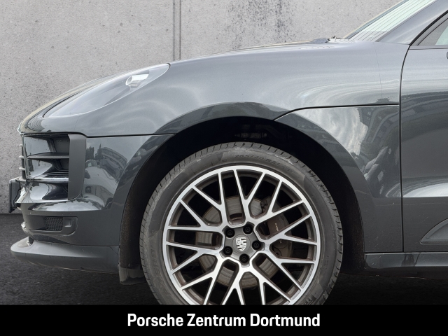 Porsche  Macan