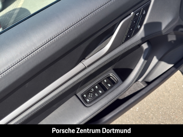 Porsche Taycan 4 Cross Turismo