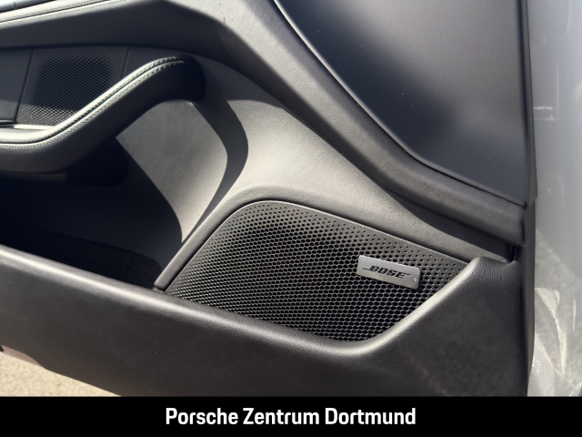 Porsche Taycan 4 Cross Turismo