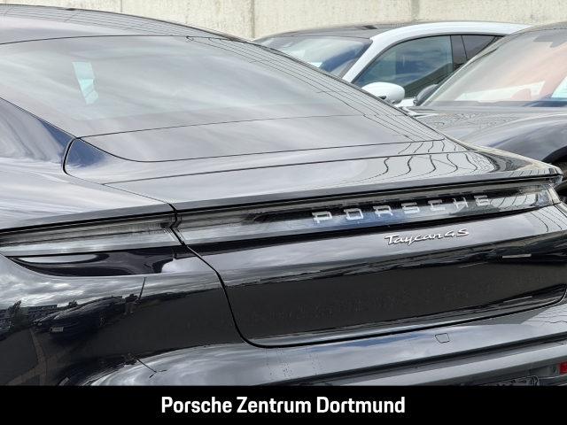 Porsche Taycan 4S