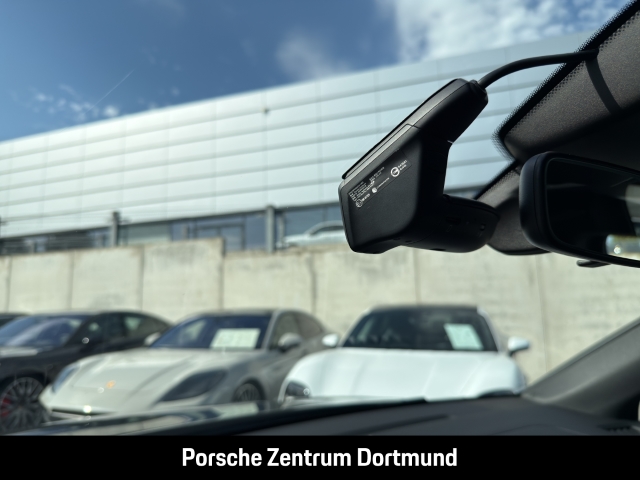 Porsche  Macan S