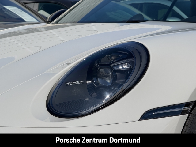 Porsche 992 (911) Carrera 4 GTS Cabriolet