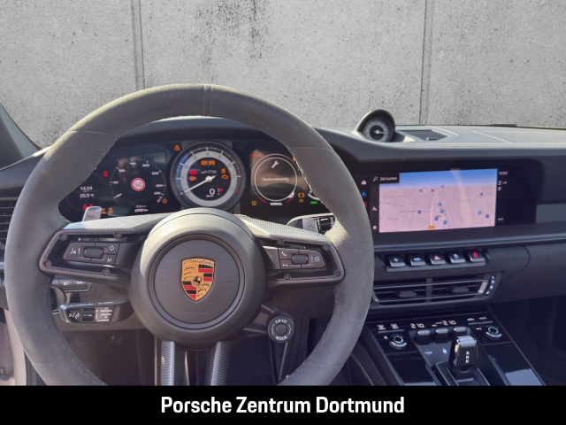 Porsche 992 (911) Carrera 4 GTS Cabriolet