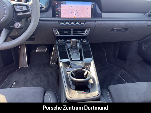 Porsche 992 (911) Carrera 4 GTS Cabriolet