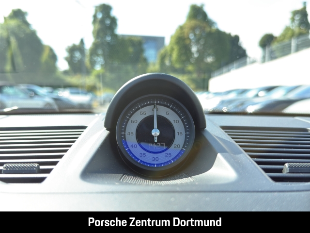 Porsche 992 (911) Carrera 4 GTS Cabriolet
