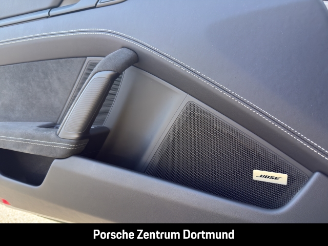 Porsche 992 (911) Carrera 4 GTS Cabriolet