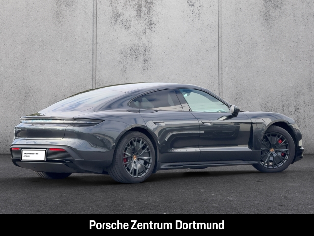 Porsche Taycan GTS