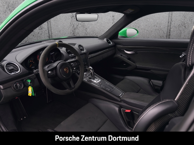 Porsche Cayman 718 GT4