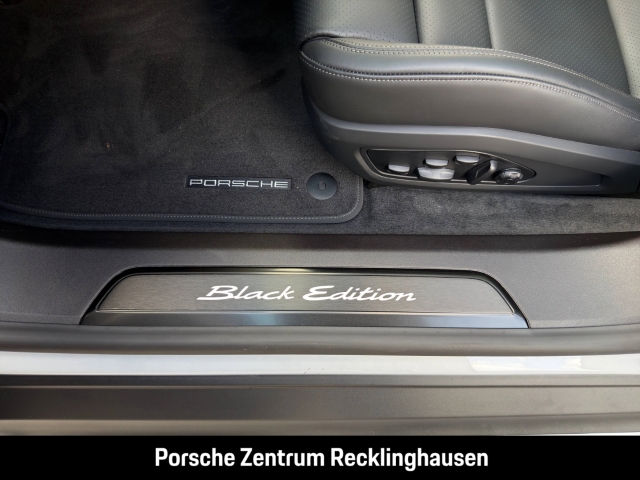 Porsche Taycan Black Edition InnoDrive Sportabgas HUD