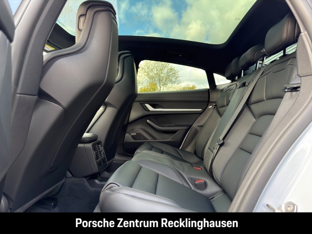 Porsche Taycan Black Edition InnoDrive Sportabgas HUD