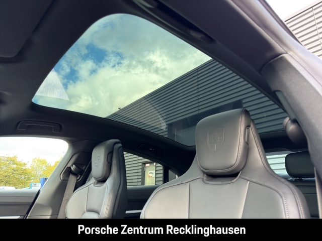 Porsche Taycan Black Edition InnoDrive Sportabgas HUD