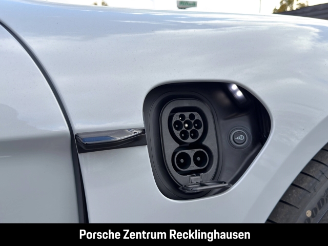 Porsche Taycan Black Edition InnoDrive Sportabgas HUD