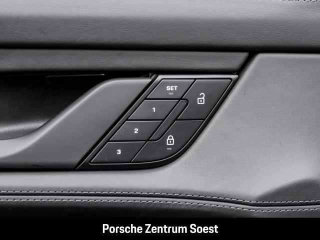Porsche Taycan 4 Black Edition/Panoramadach/Sport-Chrono