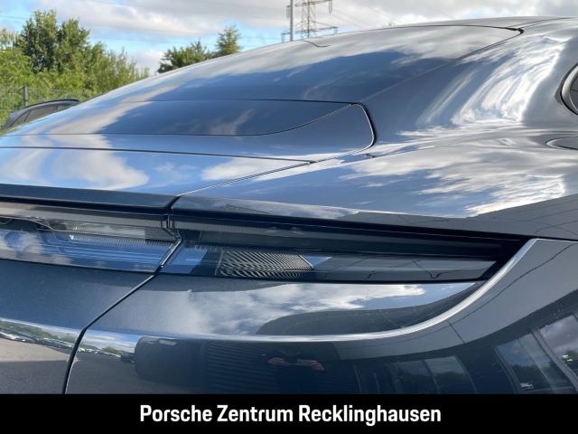Porsche Taycan Surround View Panoramadach BOSE 20-Zoll