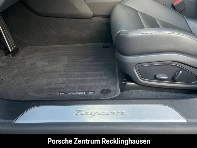 Porsche Taycan Surround View Panoramadach BOSE 20-Zoll