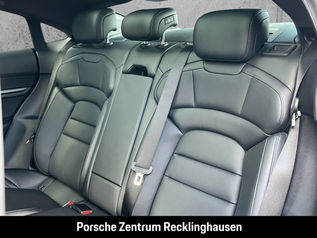 Porsche Taycan Surround View Panoramadach BOSE 20-Zoll