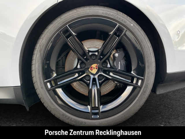 Porsche Taycan HA-Lenkung Surround-View Panoramadach