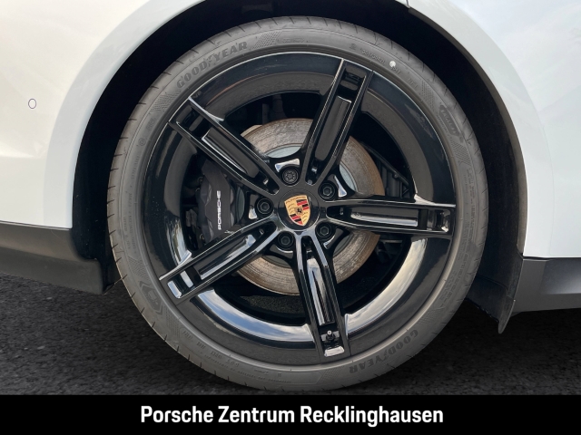 Porsche Taycan HA-Lenkung Surround-View Panoramadach