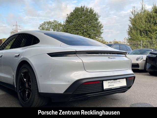 Porsche Taycan HA-Lenkung Surround-View Panoramadach