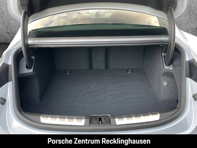 Porsche Taycan HA-Lenkung Surround-View Panoramadach