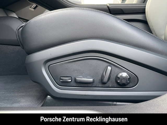 Porsche Taycan HA-Lenkung Surround-View Panoramadach
