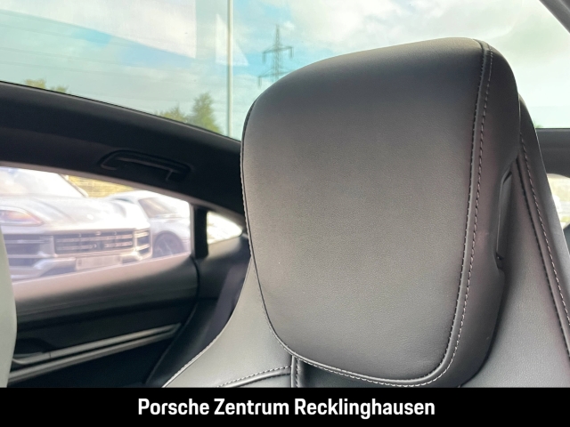 Porsche Taycan HA-Lenkung Surround-View Panoramadach