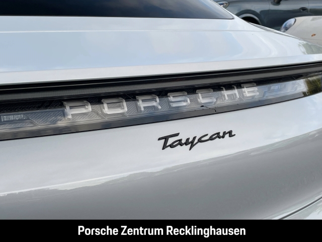 Porsche Taycan HA-Lenkung Surround-View Panoramadach