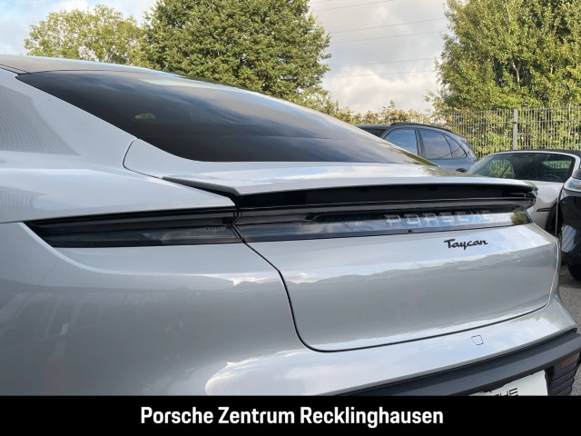 Porsche Taycan HA-Lenkung Surround-View Panoramadach