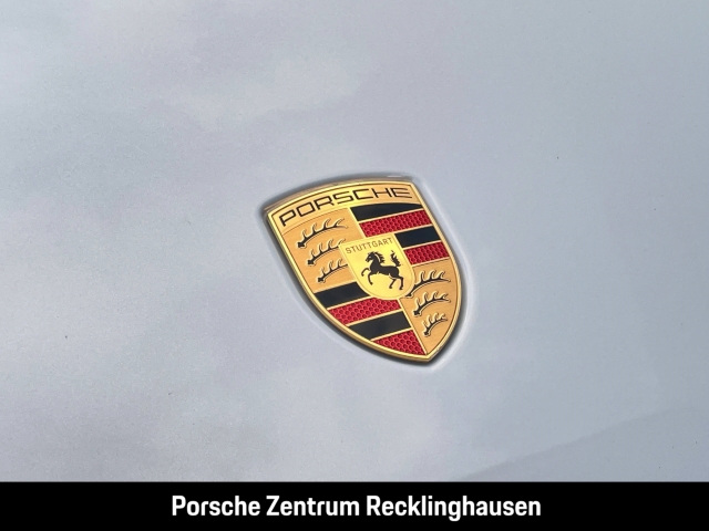 Porsche Taycan HA-Lenkung Surround-View Panoramadach