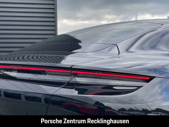 Porsche Taycan 4 BOSE Luftfederung Panorama InnoDrive