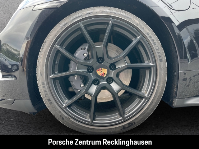 Porsche Taycan 4 BOSE Luftfederung Panorama InnoDrive