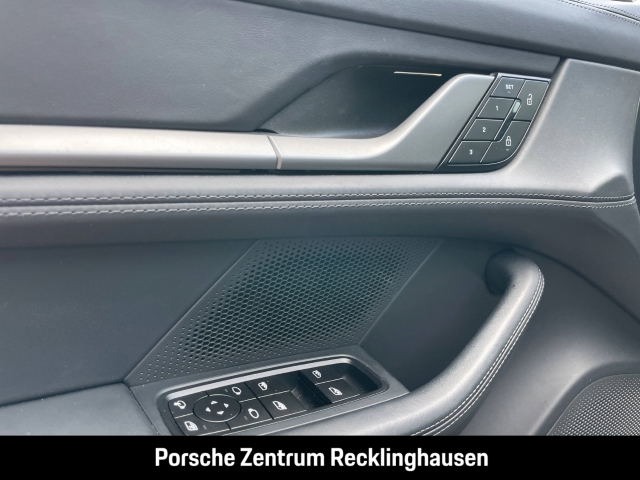 Porsche Taycan 4 BOSE Luftfederung Panorama InnoDrive