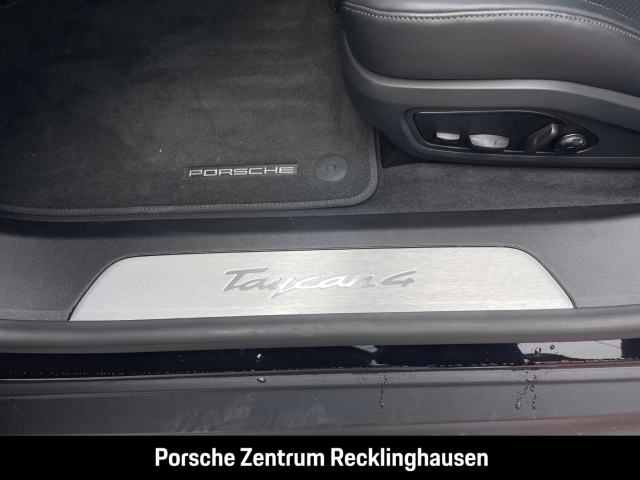 Porsche Taycan 4 BOSE Luftfederung Panorama InnoDrive