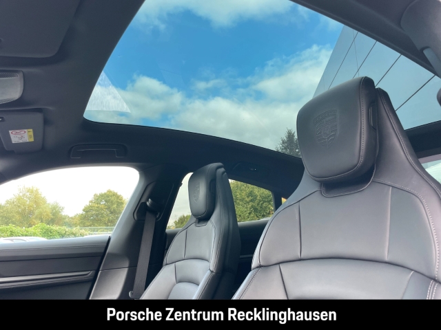 Porsche Taycan 4 BOSE Luftfederung Panorama InnoDrive