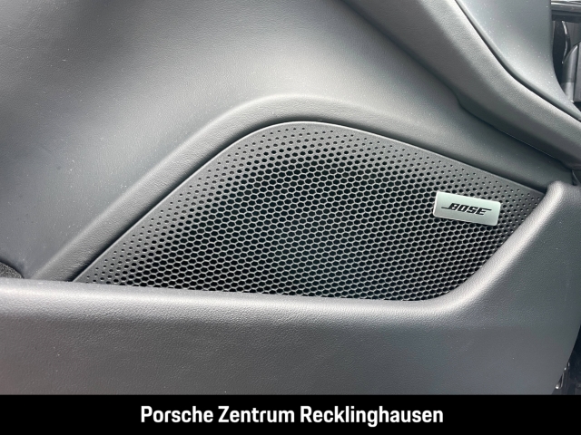 Porsche Taycan 4 BOSE Luftfederung Panorama InnoDrive